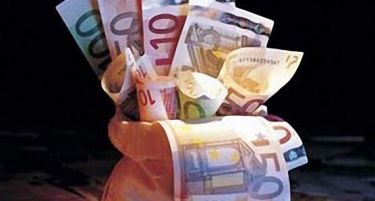 Денес Владата ќе се задолжи со нови 31 милион евра