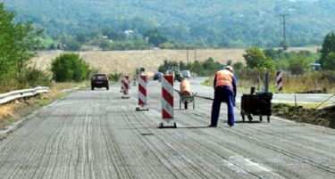Милион евра за обнова на регионалниот пат Тетово-Гостивар