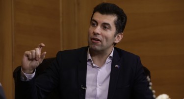 ПЕТКОВ КАЖАЛ ПРЕД БЛИСКИ СОРАБОТНИЦИ - денеска до бугарското Собрание ќе го достави францускиот предлог за укинување на ветото