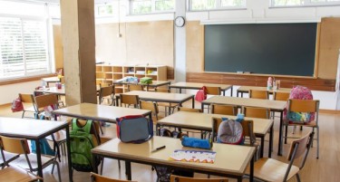 ФАКТОР НА ДЕНОТ: За една година се затворени 14 училишта