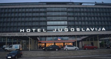 БИТКА ЗА „ЈУГОСЛАВИЈА“: Протест во Нов Белград заради рушењето на култниот хотел