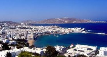 Грција сепак ќе тестира туристи, но по случаен избор