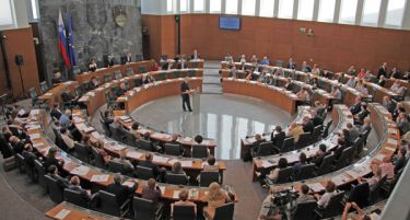 Во Словенија со референдум ќе се одлучува за економски закони?