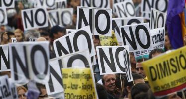 Шпанија ќе бара помош за спас од кризата