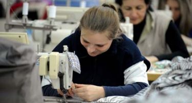 Текстилниот кластер повторно бара државна помош: Не сме социјални претпријатија