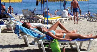 Поевтино фрапе на грчките плажи