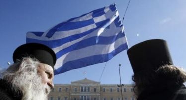 Грчките попови спијат на милиони и одговараат за затаен данок