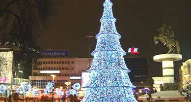 Дочек на Нова Година во Скопје: За украсување 134 илјади евра, македонските ѕвезди се уште е непознато колку ќе чинат!