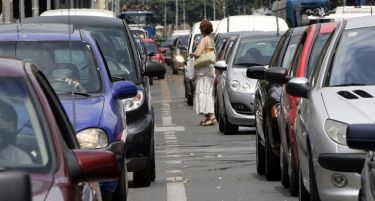 Колку македонски домаќинства се без автомобил?