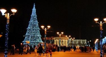 Фото: Погледнете го Скопје на неколку часа пред Новата Година