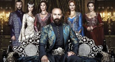 Отказ за директорот на грчката државна телевизија, промовирал турски серии!