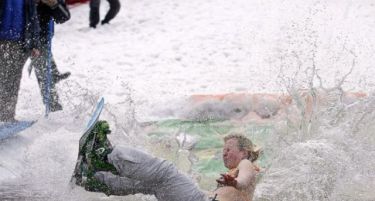 ФОТО: Десетте најбизарни зимски спортови!