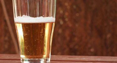 Борба за поевтино пиво,затоа што Македонците многу малку го пијат