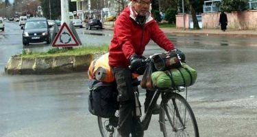Пензионер од Шпанија на пат околу светот со велосипед