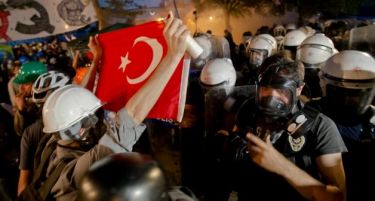 Да запре доставата на солзавец во Турција!