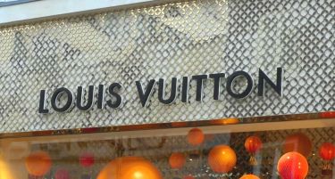Louis Vuitton „лапна“ 80% од Loro Piana