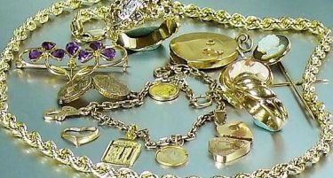 Босанците се повеќе го продаваат својот златен накит