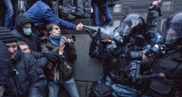 Протестите се забранети во Украина