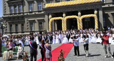 Парови од Македонија се пријавиле за масовна венчавка во Белград