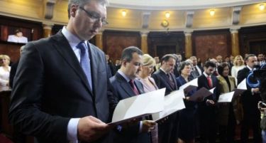 Србија доби нова Влада – Вучиќ премиер, Дачиќ министер за надворешни