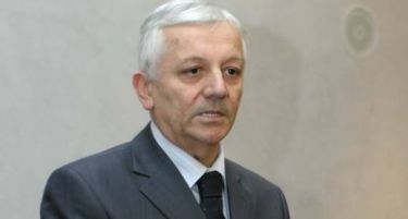 Колкава плата зема гувернерот на црногорската Централна банка?