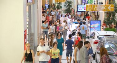 (ФОТО) Late Night Shopping окупација на Скопје Сити Мол – илјадници луѓе дел од  „Shop ‘n’ Mall” лудилото