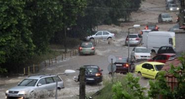 (ФОТО) Бугарија: Страшни поплави