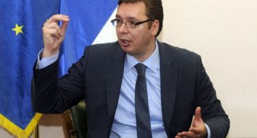Вучиќ вели дека Србија ќе остане во кал ако нема компромис со Приштина