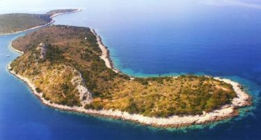 Се продаваат како алва – повели да си купиш грчки остров