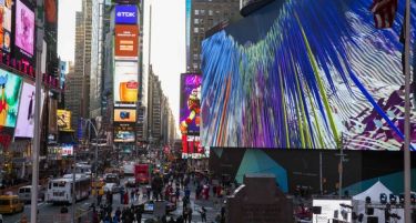 (ВИДЕО) На најголемиот „Times Square“ рекламирање чини 2,5 милиони долари