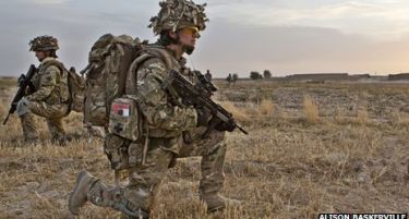 ОБУЧЕНИ ДА УБИВААТ: Британија на првите борбени линии праќа најсилно оружје-жени!
