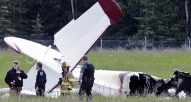 (ВИДЕО) Девојче преживеа пад на авион, четворица загинати во несреќа