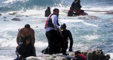 Близу либискиот брег спасени од давење 2000 мигранти