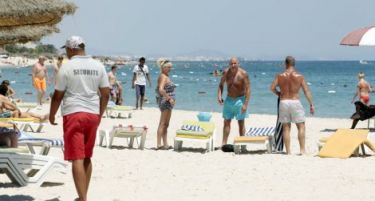 Илјадници британски туристи се евакуирани од Тунис поради предупредување за нов терористички напад