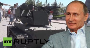 (ВИДЕО) Ова е роботот-убиец на Путин: Русите претставија ново смртоносно оружје!