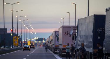 Македонски камиони со денови заглавени на граница, извозниците трпат штети