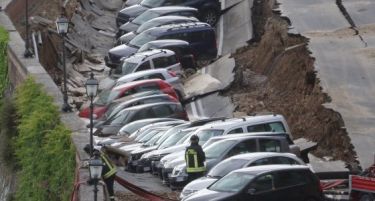 ФОТО:Пат „голтна“ 20 автомобили во центарот на Фиренца