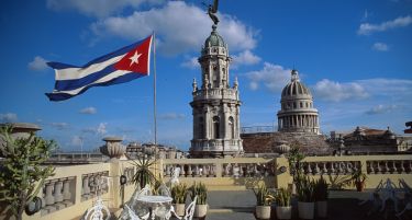 ПРОШИРУВАЊЕ НА ПРИВАТНИОТ СЕКТОР: Куба ќе легализира мали и средни бизниси