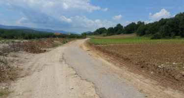 Со средства од Европската унија, почна обновата на патот во општината Конче