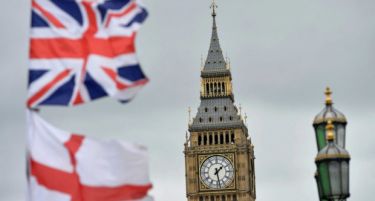 ТЕРЕЗА ПОТПИША: Британија тргнува на две годишно „патување“ за излез од ЕУ