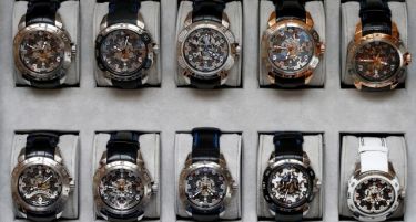 Хонгконг ја загуби титулата најголем пазар на луксузни часовници