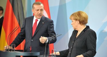 Германската канцеларка: Не е ново дека Ердоган поддржува терористи
