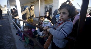 Сиријците масовно се враќаат од Турција во родните места