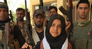 ФОТО+ВИДЕО: Ирачанка им ги сече главите на борците на ИСИС