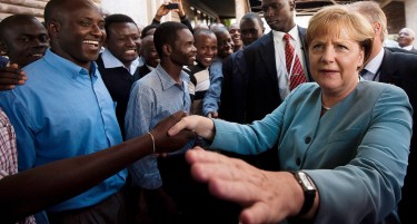 Меркел од Африка ќе го спречува бранот на мигранти