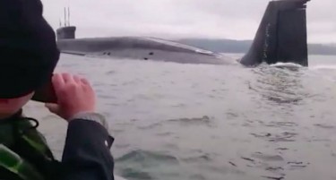Видео: Руски рибари налетале на нуклеарна подморница