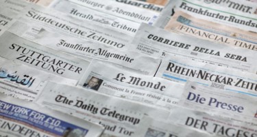 Рекламите ги напуштаат весниците - светски изданија намалуваат персонал