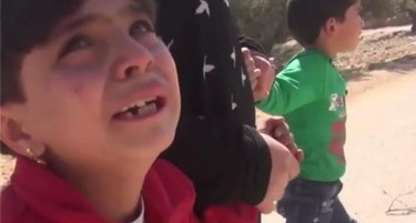 Вознемирувачко видео: 20 деца загинаа при бомбардирање во Сирија