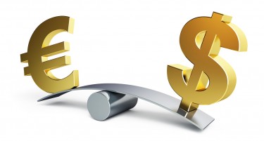 Доларот му се заканува на еврото: што може да се случи за еден месец?