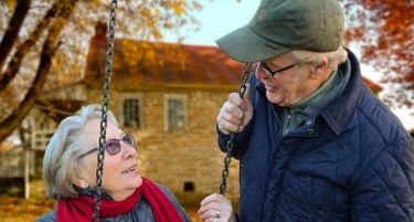 Нацијата им старее, но намалија возраст за пензионирање